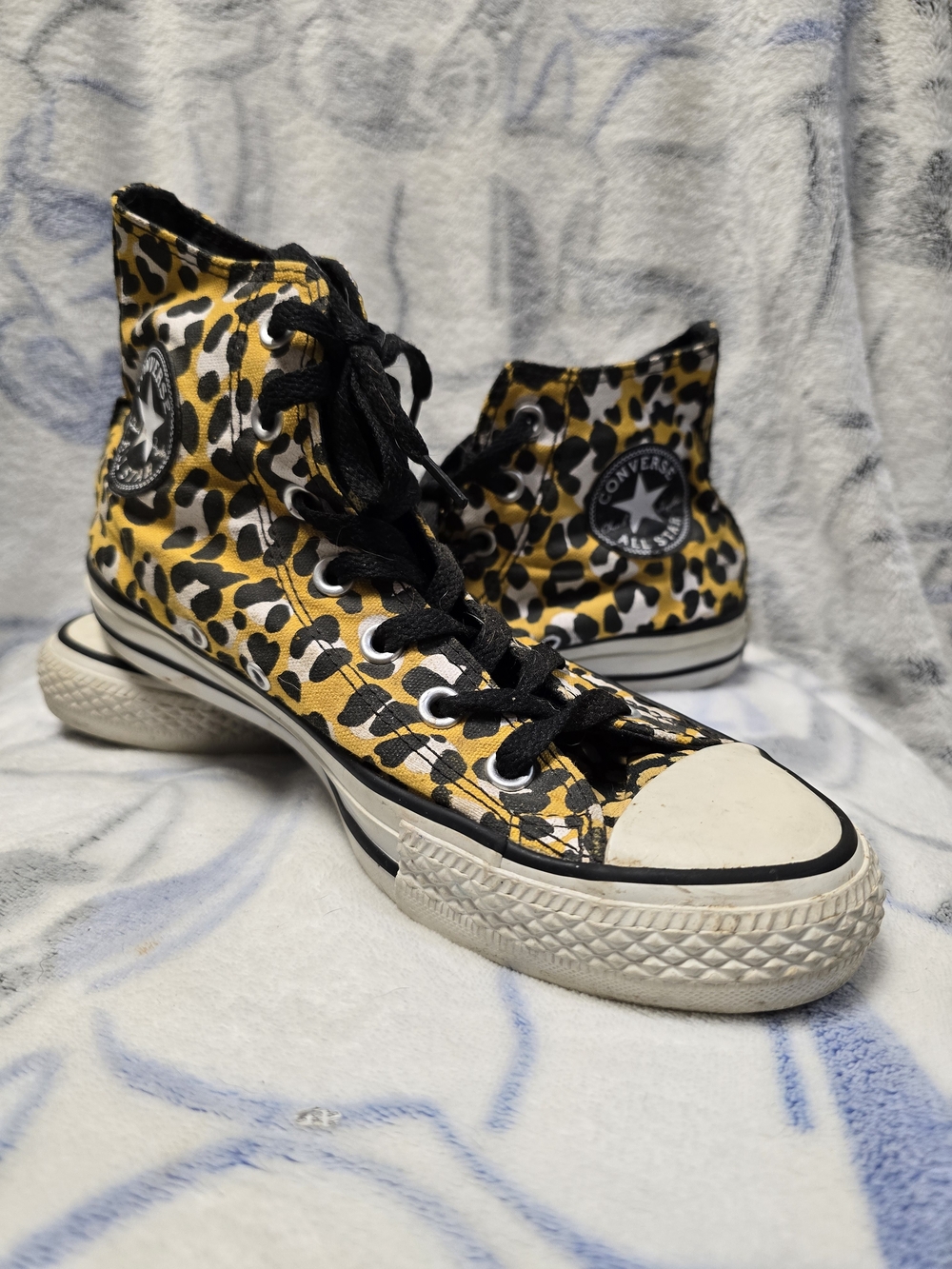 Converse High Top Sneakers in Yellow & Black Leopard Print